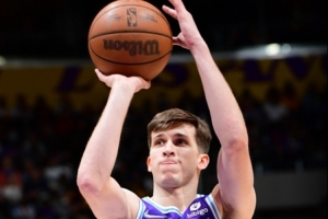 湖记：造犯规能力是湖人的一大优势 我预计这个趋势还会延续下去