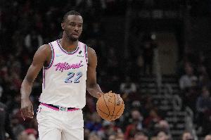 你快醒醒呀！维金斯仅出手4次拿4分2板1助1帽 出现3失误