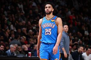 真稳！阿杰伊-米切尔三节9中6&罚球3中3贡献15分4板