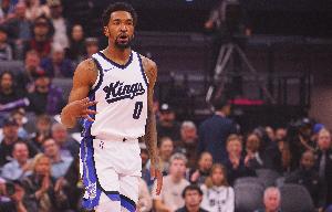 正负值+19最高！蒙克半场替补6中5贡献11分 三分2中1