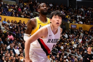 刘维伟：网上球迷拍到的是杨瀚森正常的晚餐 他也没吃太多