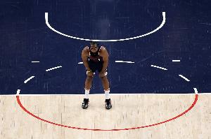 2分钟爆轰12分！哈登首节9分钟17分4板0失误 快船领先10分