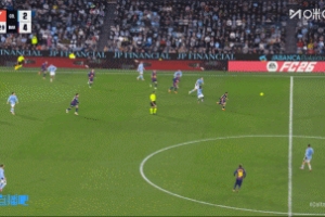 可惜啊！费尔明前场压迫对方中卫抢出机会，亚马尔单刀打门中柱