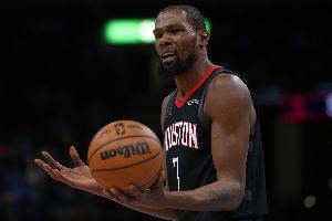 休斯敦主持人：最近很多人谴责KD的交易 他今天用表现打脸质疑者