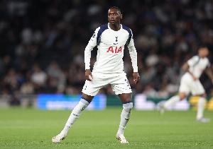 BBC：穆阿尼下巴被马奎尔撞伤但不需要接受手术，预计缺阵6到8周