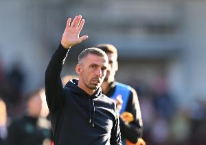 记者：托马森、加里·奥尼尔接受诺维奇面试，竞争主帅职位