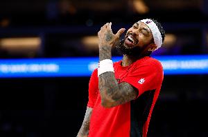 表现上佳！英格拉姆半场8中4 得到13分4篮板3助攻1抢断