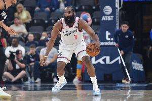 杀伤可以！哈登半场9中5砍全队最高19分外加4板3助 罚球8中8