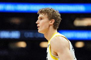 无力回天！马尔卡宁25中15空砍40分7板 三分12中6