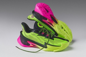 库里品牌晒新鞋Series 7 “Aurora”！此前对阵雷霆曾上脚！