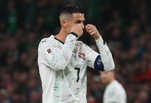 肘击染红！B费：C罗知道自己错了，他为当时的反应付出了代价