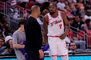 乌度卡：这种焦灼的比赛最涨球 不仅对于年轻球员是如此也包括KD