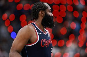 哈登：感觉我们的伤病一个接一个 希望队友们尽快回归