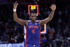 杜伦13中12&31+15！解说：全明星！恩比德看看谁才是美国最好中锋