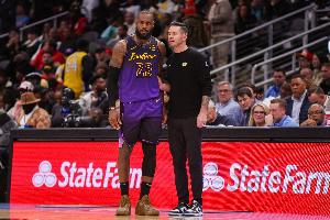 雷迪克：希望与詹姆斯每日沟通 本季该休息就休息 以保持最佳状态